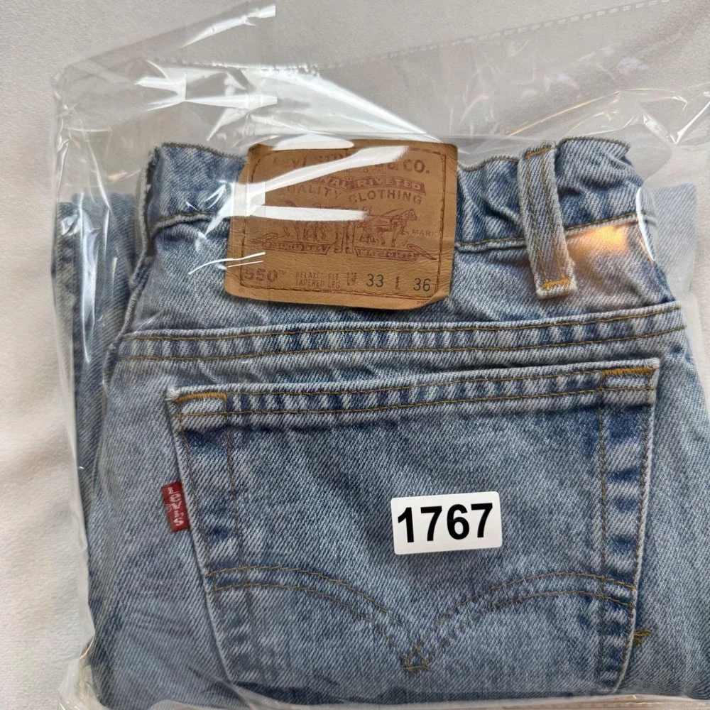 Vintage Levis 550 Relaxed Fit Tapered Leg Jeans Light Wash Made in USA 33x36